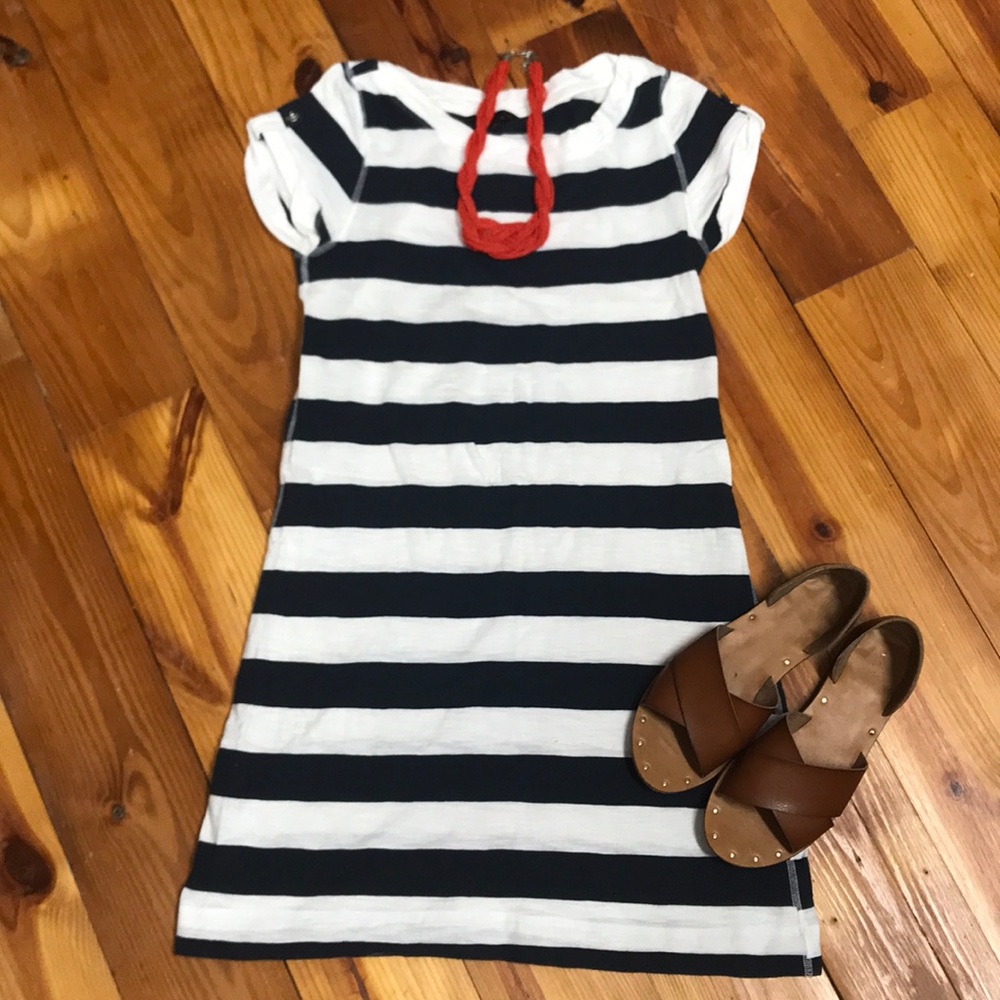 Cute and Comfy Banana Republic Dress!
